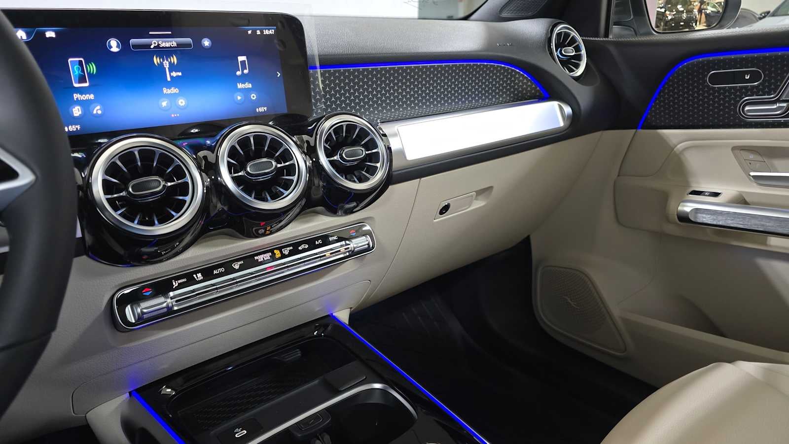 2026 Mercedes-Benz GLB 250 4MATIC® SUV