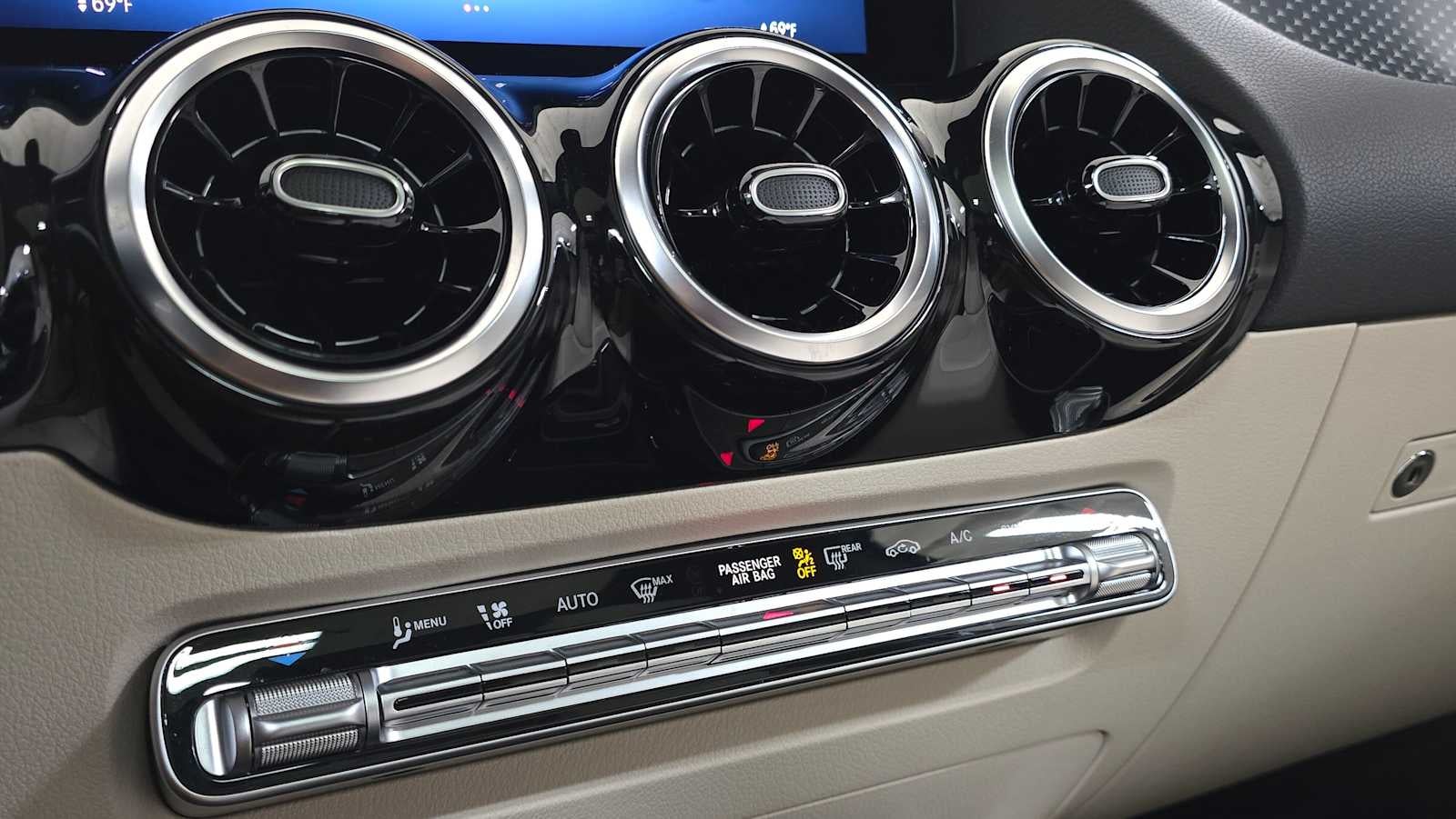 2026 Mercedes-Benz GLA 250 4MATIC® SUV