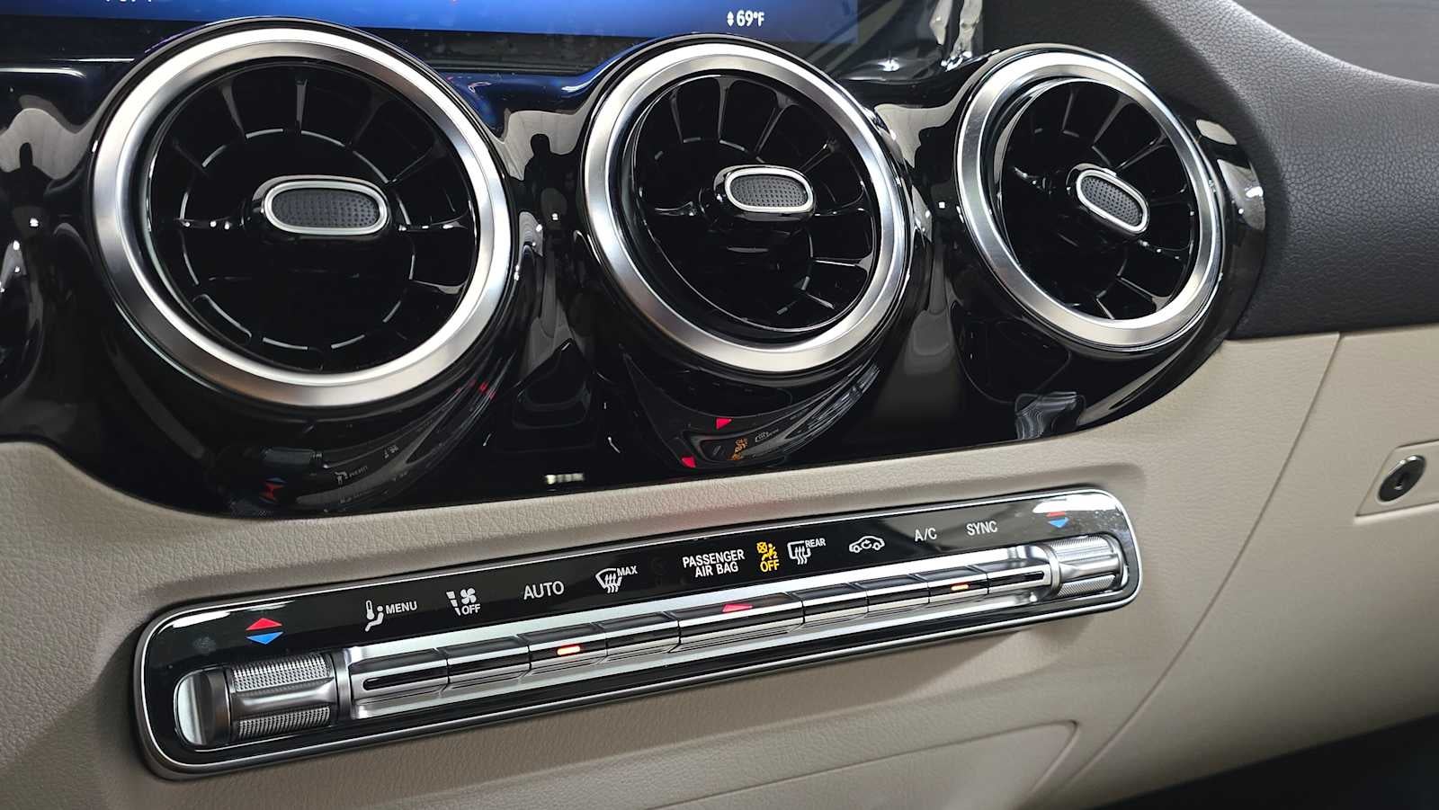 2026 Mercedes-Benz GLA 250 4MATIC® SUV