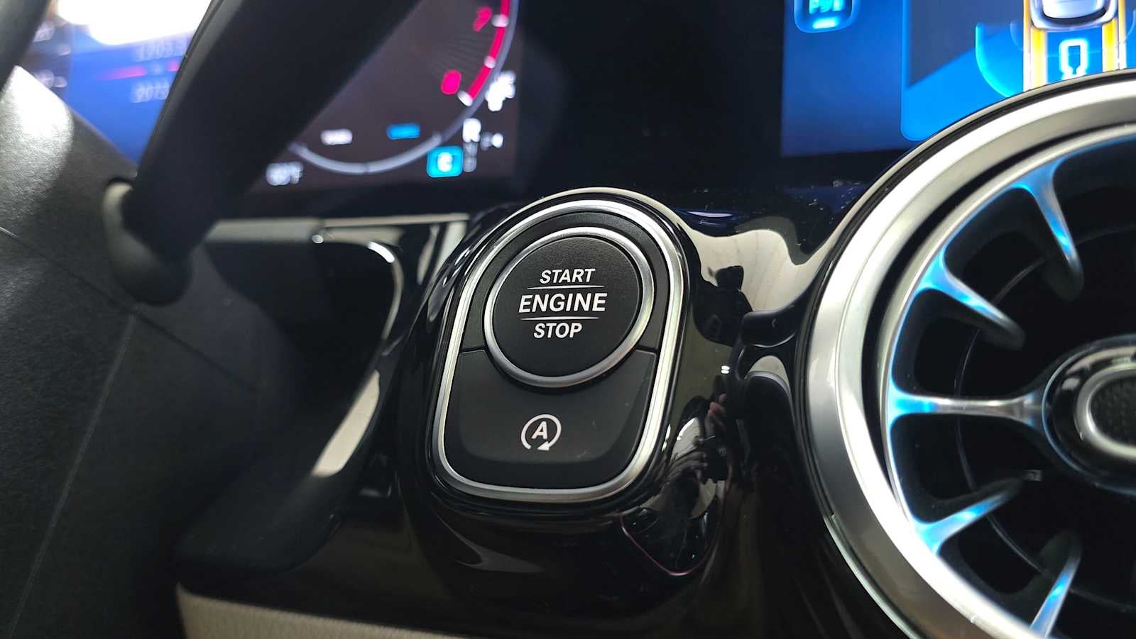 2025 Mercedes-Benz GLA 250 4MATIC® SUV