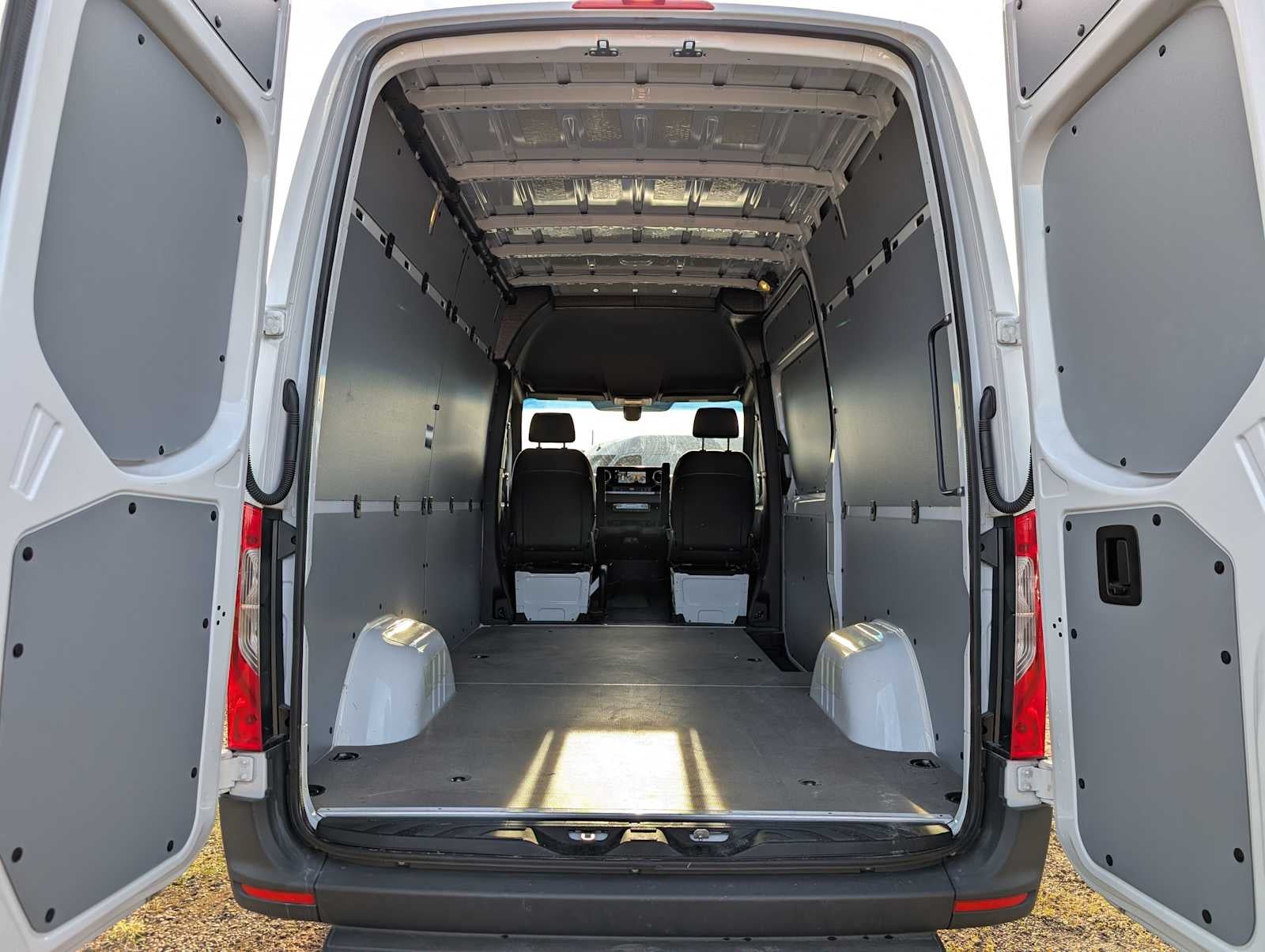 2025 Mercedes-Benz Sprinter 2500 Standard Roof I4 Diesel 144" RWD
