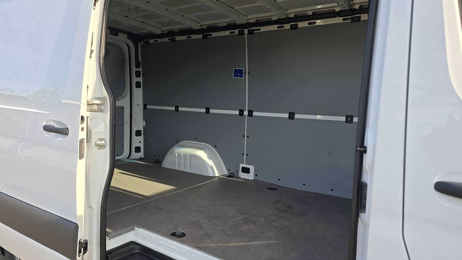 2025 Mercedes-Benz Sprinter 2500 Standard Roof I4 Diesel 144" RWD