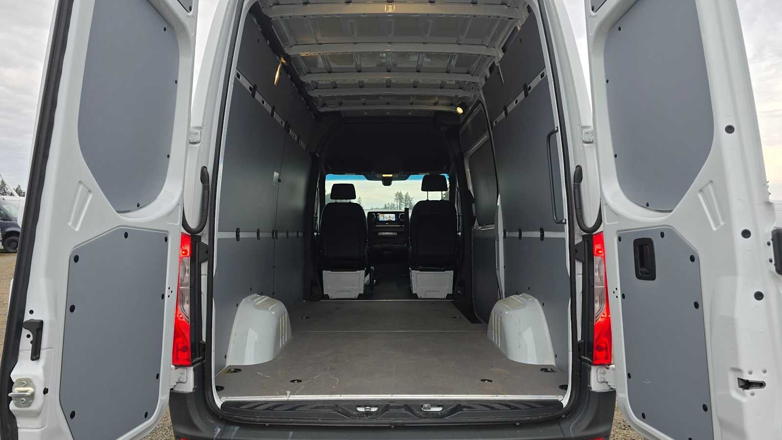 2025 Mercedes-Benz Sprinter 2500 Standard Roof I4 Diesel 144" RWD