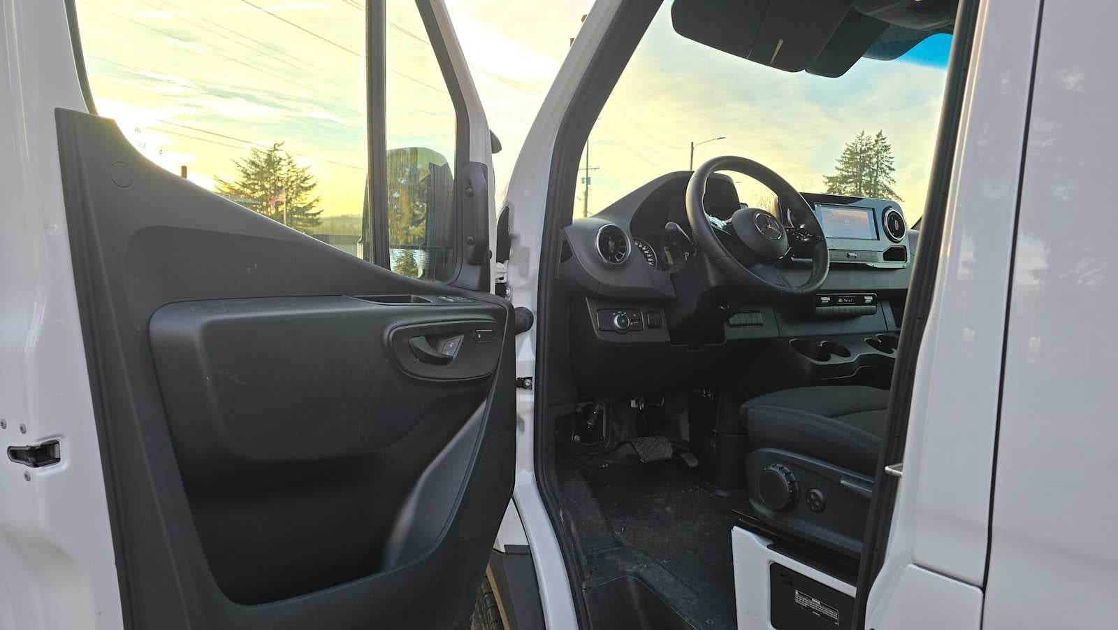 2025 Mercedes-Benz Sprinter 2500 Standard Roof I4 Diesel 144" RWD