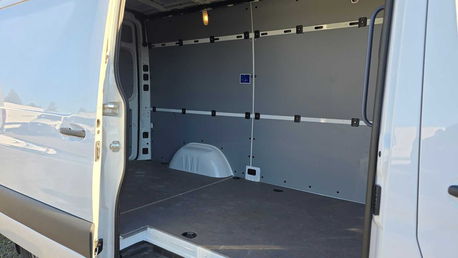 2025 Mercedes-Benz Sprinter 2500 Standard Roof I4 Diesel 144" RWD