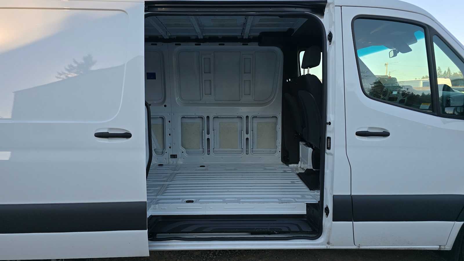 2025 Mercedes-Benz Sprinter 2500 Standard Roof I4 Diesel 144" RWD