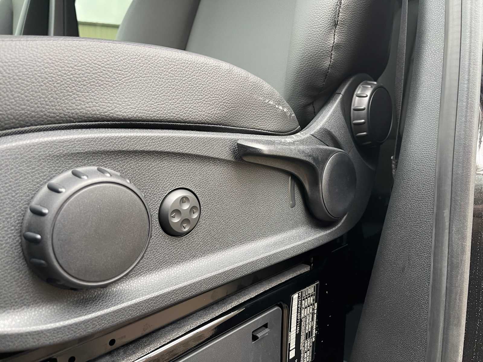 2024 Mercedes-Benz Sprinter 2500 Standard Roof I4 Diesel HO 144" RWD