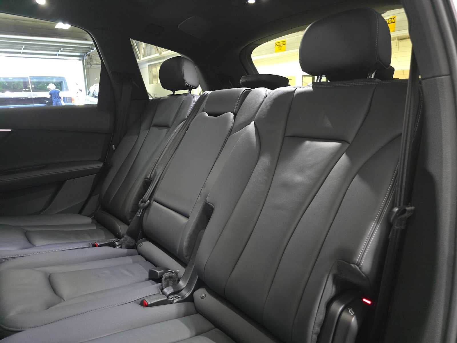 2025 Audi Q7 Premium Plus