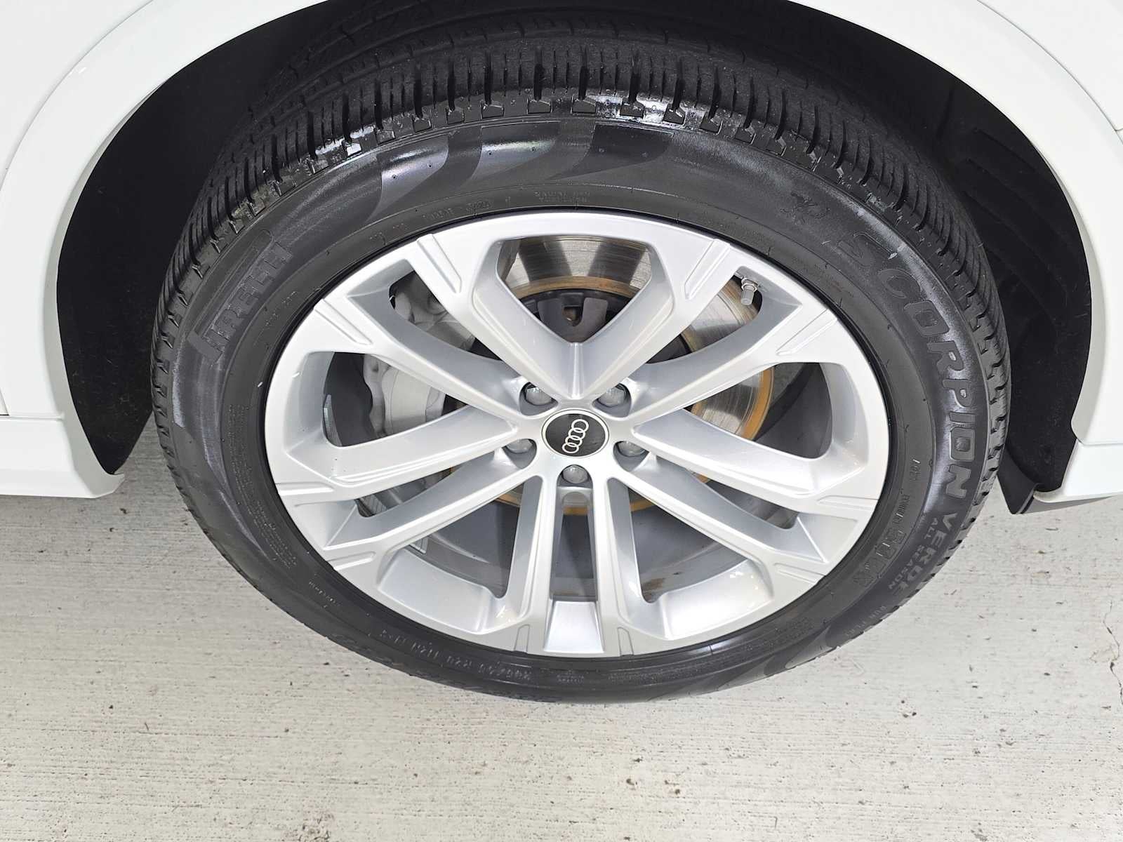 2025 Audi Q7 Premium Plus