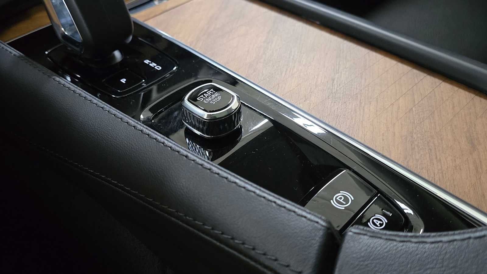 2023 Volvo XC90 Plus