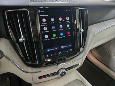 2023 Volvo XC60 Recharge Plug-In Hybrid Plus Bright Theme