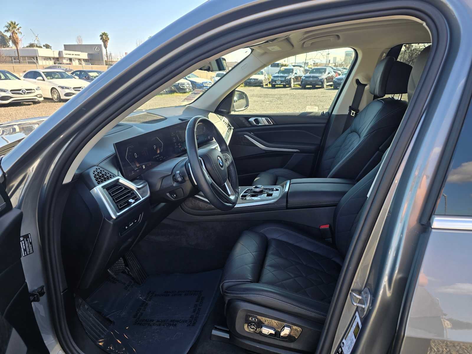 2025 BMW X7 xDrive40i