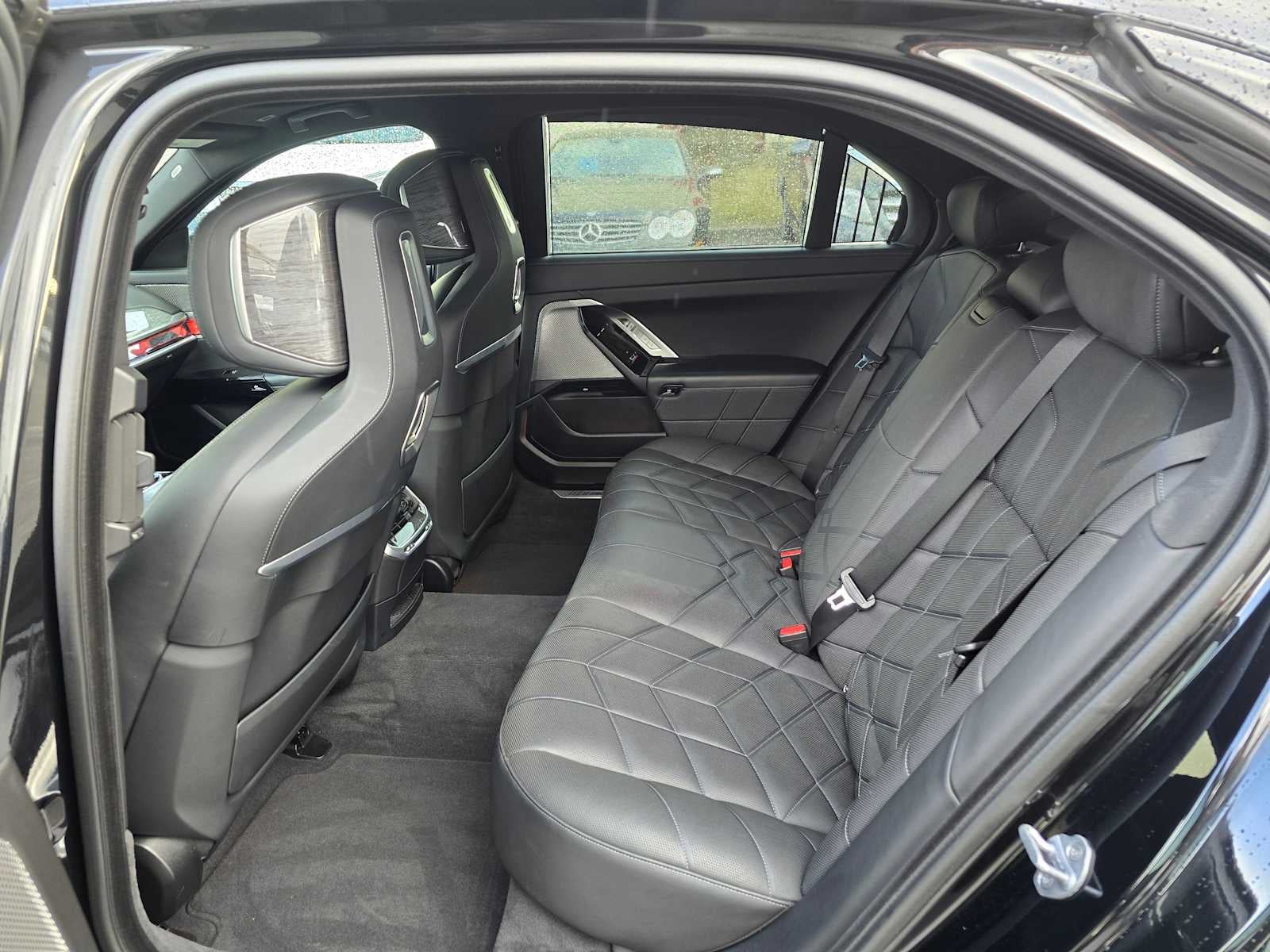 2024 BMW 7 Series 740i