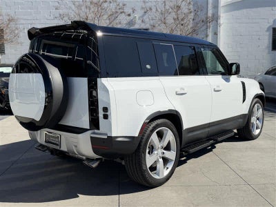 2024 Land Rover Defender SE