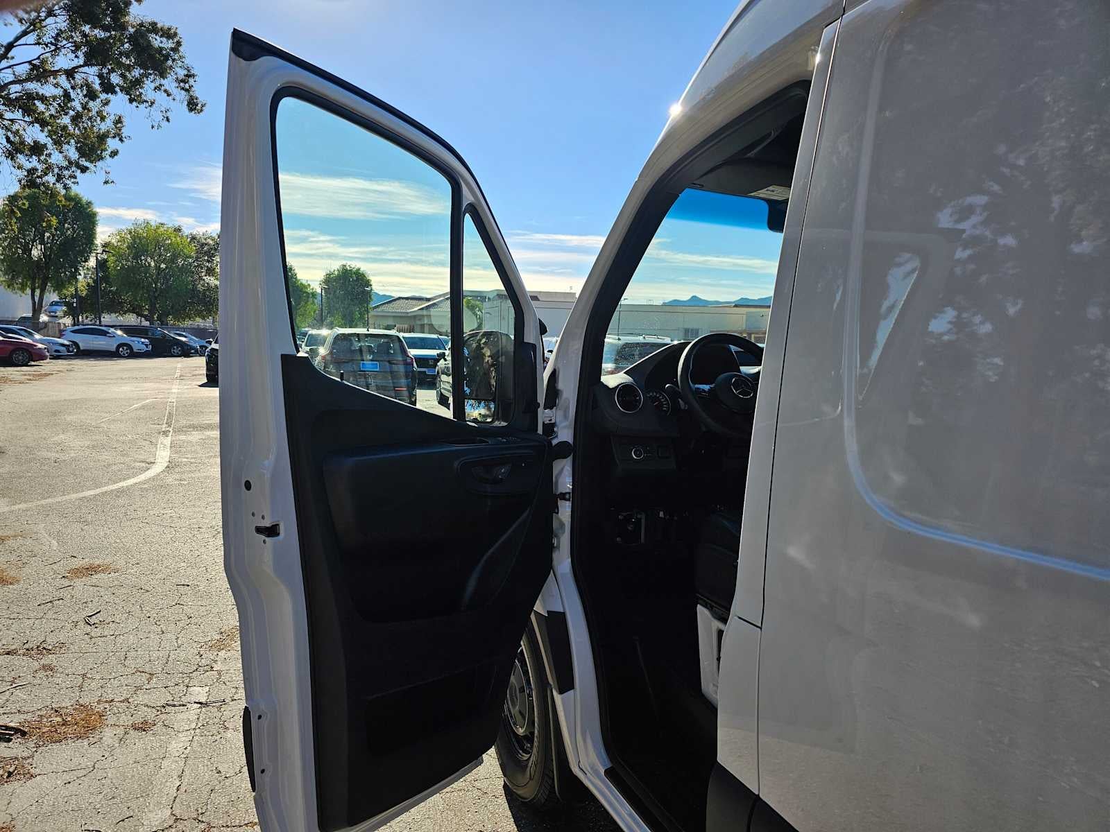 2025 Mercedes-Benz Sprinter 2500 High Roof I4 Diesel HO 170" RWD