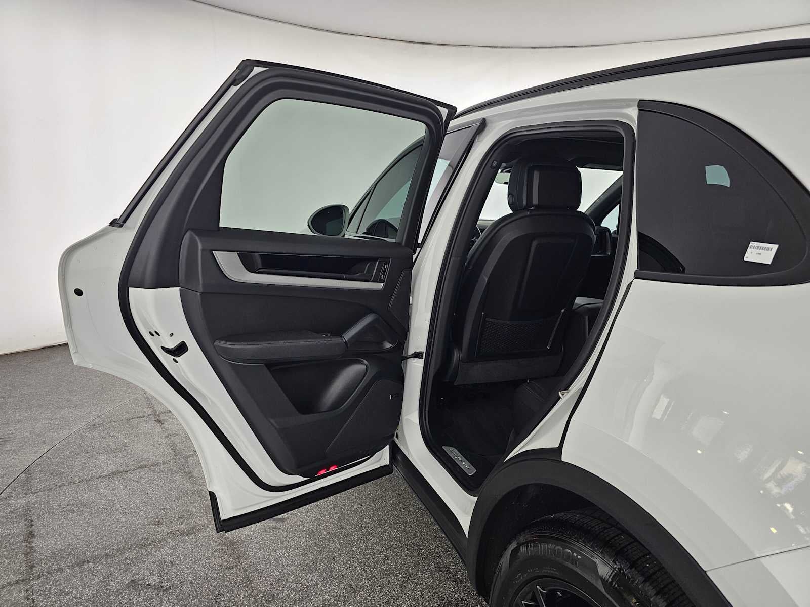 2025 Porsche Cayenne AWD