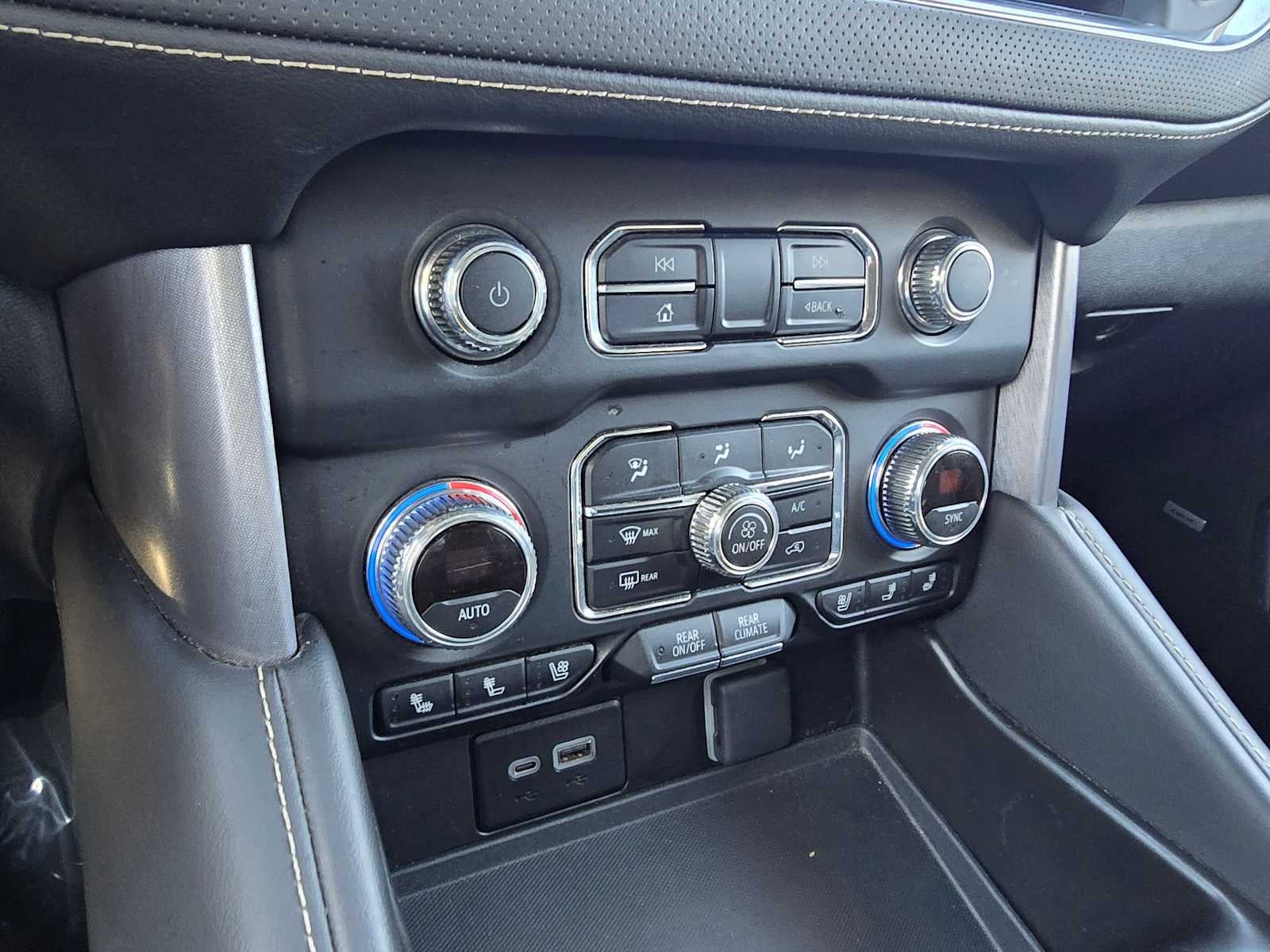 2024 GMC Yukon XL SLT